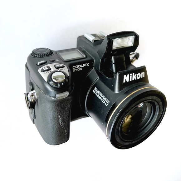 Nikon Coolpix 5700 5MP Digital Camera w/ box, Strap, Charger, Cord, and Lenscap - Picture 2 of 7